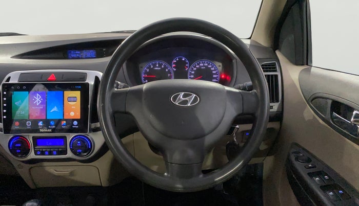 2013 Hyundai i20 MAGNA (O) 1.2, Petrol, Manual, 1,07,680 km, Steering Wheel Close Up
