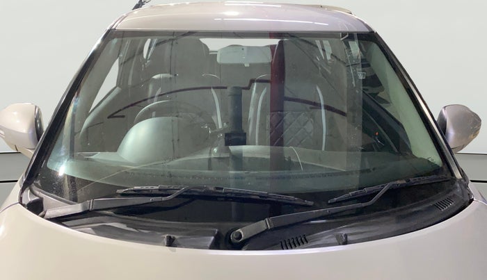 2013 Maruti Swift VXI, Petrol, Manual, 73,470 km, Front Windshield