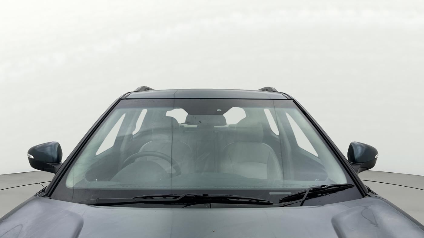 2023 Mahindra XUV300 W8 (O) 1.2 PETROL AMT, Petrol, Automatic, 35,603 km, Front Windshield