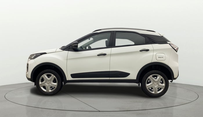 2022 Tata NEXON XM SUNROOF PETROL, Petrol, Manual, 20,133 km, Left Side
