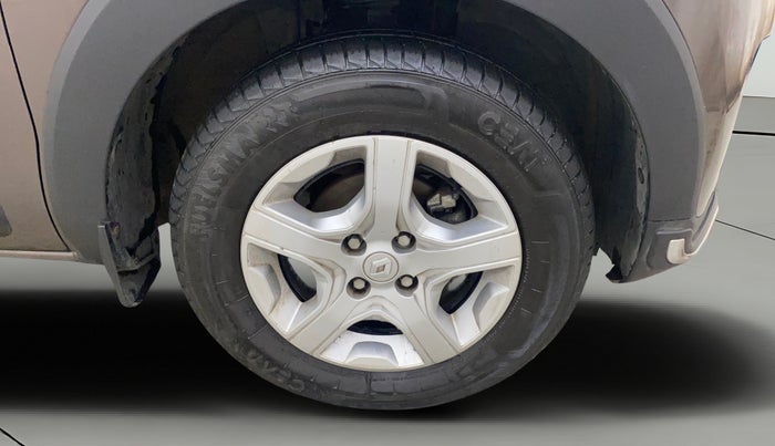 2022 Renault TRIBER RXZ AMT, Petrol, Automatic, 26,341 km, Right Front Wheel