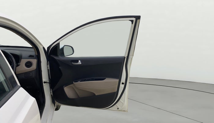 2016 Hyundai Xcent SX 1.2, Petrol, Manual, 1,12,065 km, RHS Front Door