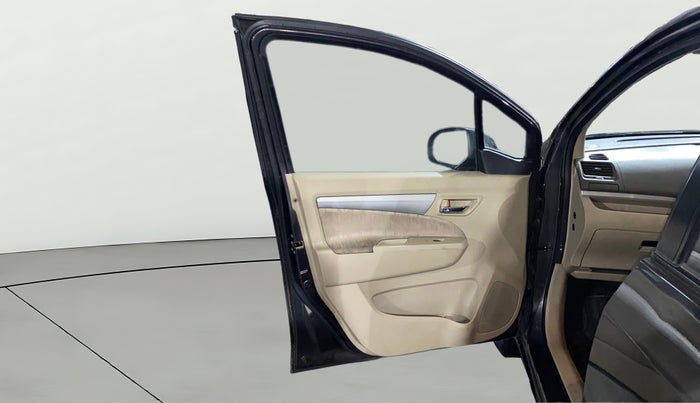 2014 Maruti Ertiga VXI, Petrol, Manual, 66,266 km, LHS Front Door