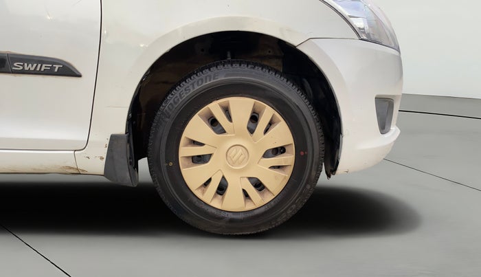2013 Maruti Swift VXI, Petrol, Manual, 47,030 km, Right Front Wheel