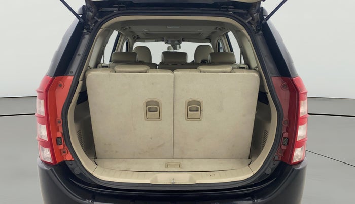 2016 Mahindra XUV500 W10 AT, Diesel, Automatic, 82,399 km, Boot Open Zoomed View