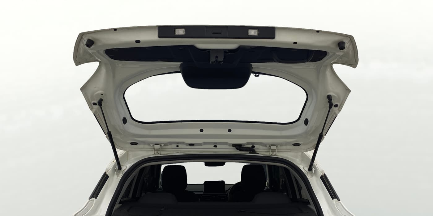 2023 Tata PUNCH ADVENTURE AMT, Petrol, Automatic, 26,554 km, Boot Door Open