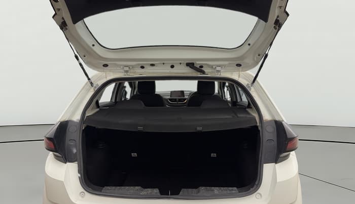 2022 Tata ALTROZ XMA PLUS PETROL, Petrol, Manual, 77,101 km, Boot Open Zoomed View