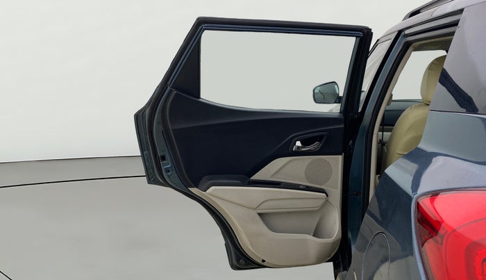 2019 Mahindra XUV300 W8 (O) 1.5 DIESEL, Diesel, Manual, 1,05,427 km, LHS Rear Door