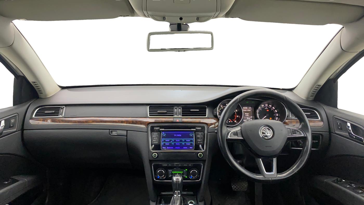 2015 Skoda Superb ELEGANCE 1.8 TSI AT, Petrol, Automatic, 57,653 km, Dashboard