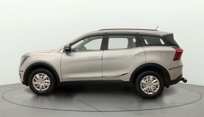 2024 Mahindra XUV700 MX P MT 5 STR, Petrol, Manual, 18,479 km, Left Side