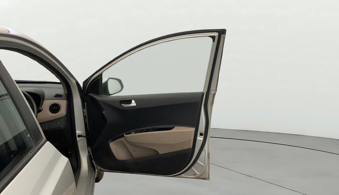 2014 Hyundai Xcent S (O) 1.2, Petrol, Manual, 68,104 km, RHS Front Door