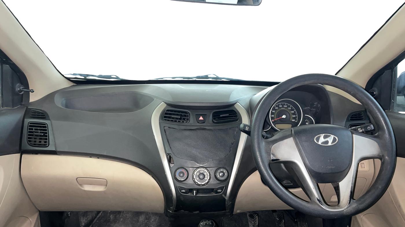 2015 Hyundai Eon SPORTZ, Petrol, Manual, 58,654 km, Dashboard
