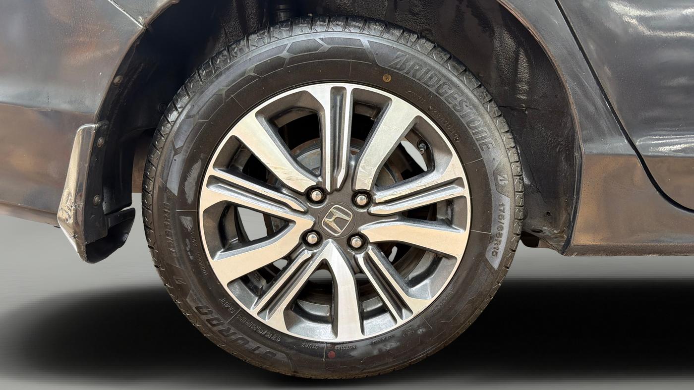 2018 Honda City 1.5L I-VTEC V MT, Petrol, Manual, 1,01,433 km, Right Rear Wheel