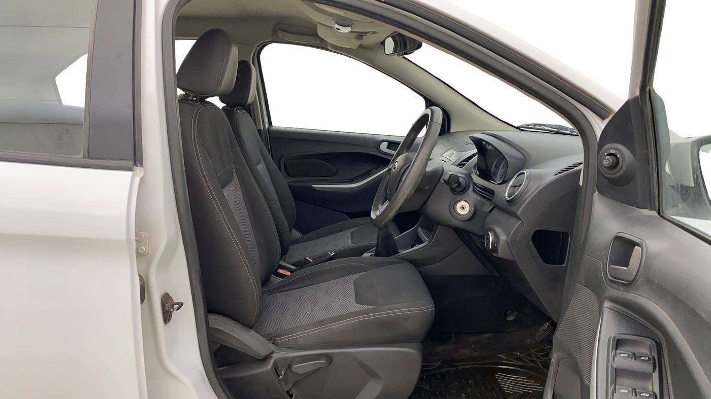 2017 Ford New Figo TITANIUM 1.2 PETROL MT, Petrol, Manual, 47,608 km, Right Side Front Door Cabin