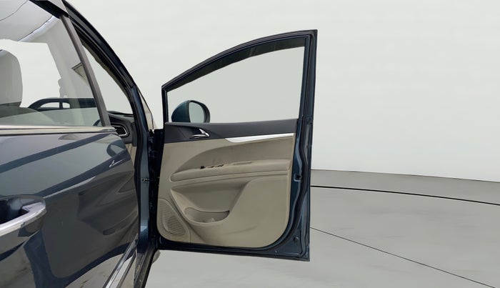 2019 Mahindra MARAZZO M6 8 STR, Diesel, Manual, 81,371 km, RHS Front Door