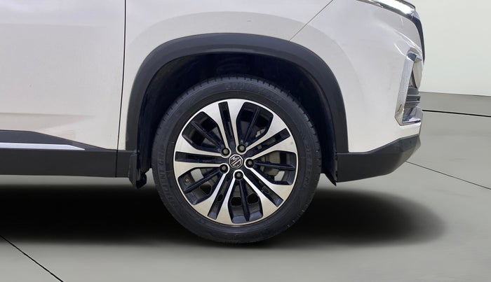 2022 MG HECTOR SHARP 1.5 PETROL CVT, Petrol, Automatic, 33,533 km, Right Front Wheel