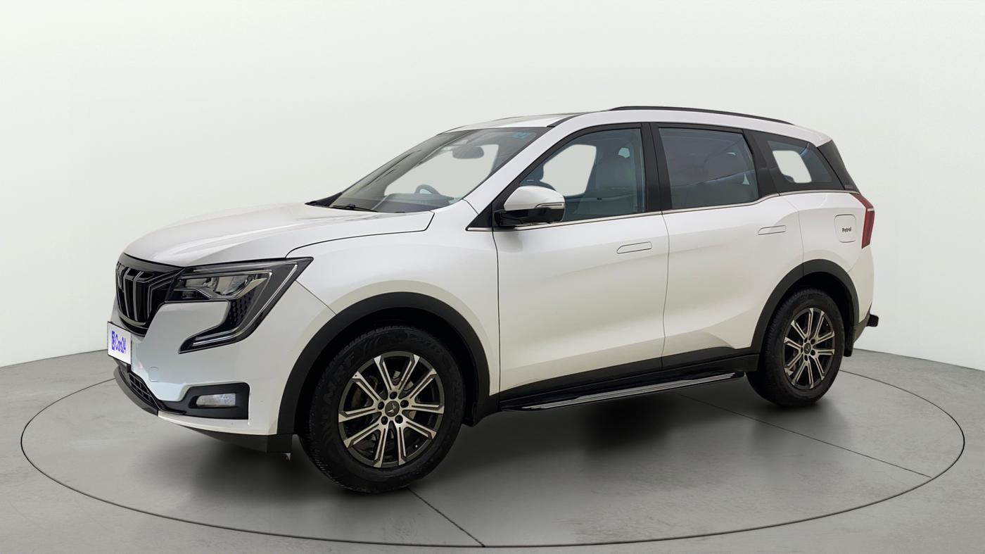 2022 Mahindra XUV700 AX 7 LUXURY P AT 7 STR, Petrol, Automatic, 63,719 km, Left Front Diagonal