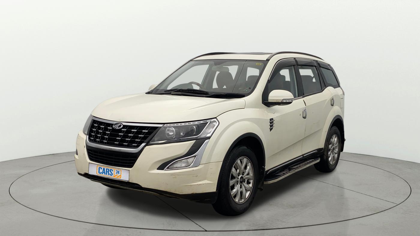 2020 Mahindra XUV500 W9, Diesel, Manual, 1,11,960 km, Left Front Diagonal