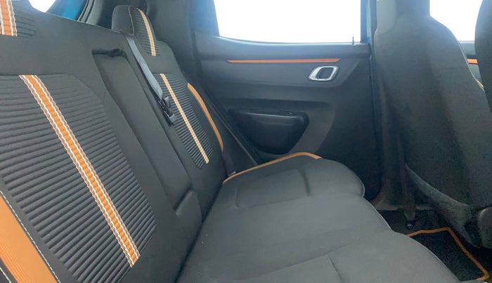 2019 Renault Kwid CLIMBER 1.0 AMT (O), Petrol, Automatic, 36,928 km, Right Side Rear Door Cabin