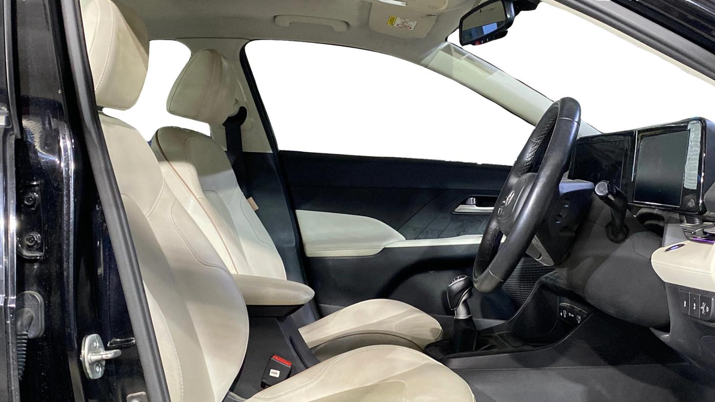 2024 Hyundai Verna SX (O) 1.5 MPI MT, Petrol, Manual, 9,359 km, Right Side Front Door Cabin