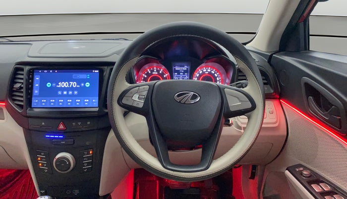 2021 Mahindra XUV300 W6 1.2 PETROL AMT, Petrol, Automatic, 17,711 km, Steering Wheel Close Up