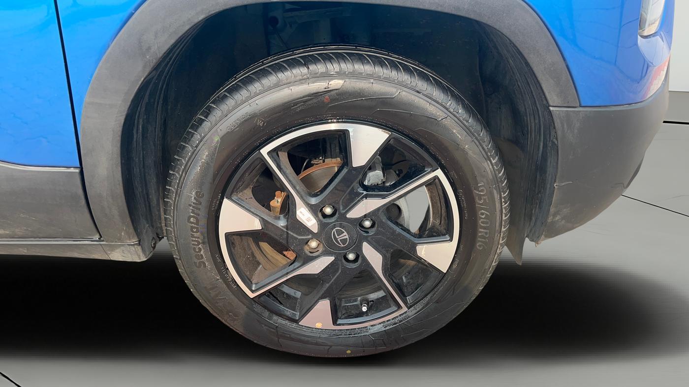 2024 Tata PUNCH Creative Plus, Petrol, Manual, 14,004 km, Right Front Wheel