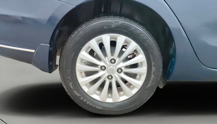 2018 Maruti Ciaz DELTA 1.5 SHVS MT PETROL, Petrol, Manual, 1,07,379 km, Right Rear Wheel