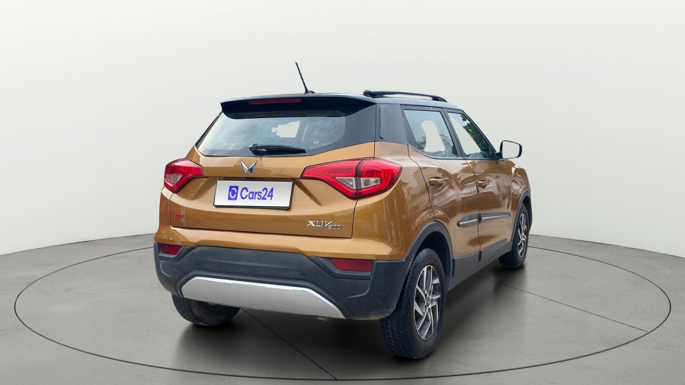 2022 Mahindra XUV300 W8(O) 1.2 PETROL DUAL TONE, Petrol, Manual, 66,105 km, Right Back Diagonal