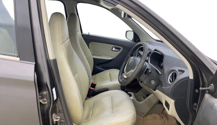 2017 Maruti Alto K10 VXI, Petrol, Manual, 32,049 km, Right Side Front Door Cabin
