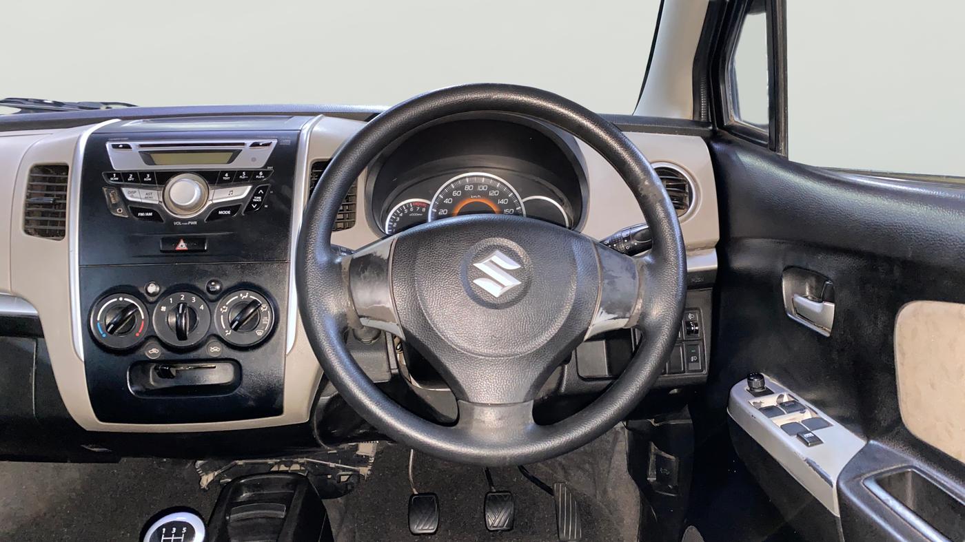 2014 Maruti Wagon R 1.0 VXI, Petrol, Manual, 1,30,675 km, Steering Wheel Close Up