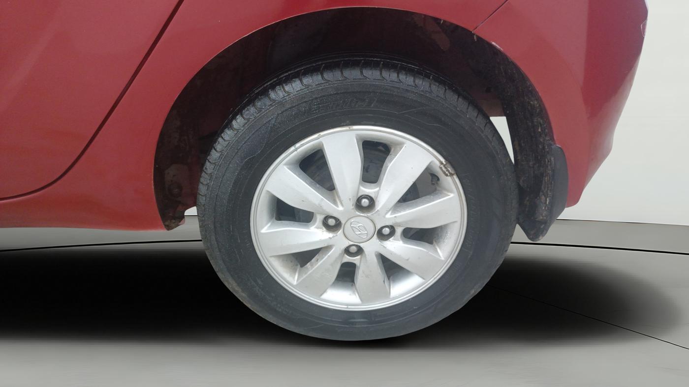 2013 Hyundai i20 SPORTZ 1.2, Petrol, Manual, 1,10,342 km, Left Rear Wheel
