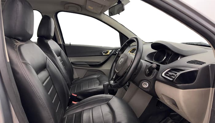 2018 Tata Tiago XZ PETROL, Petrol, Manual, 1,18,576 km, Right Side Front Door Cabin
