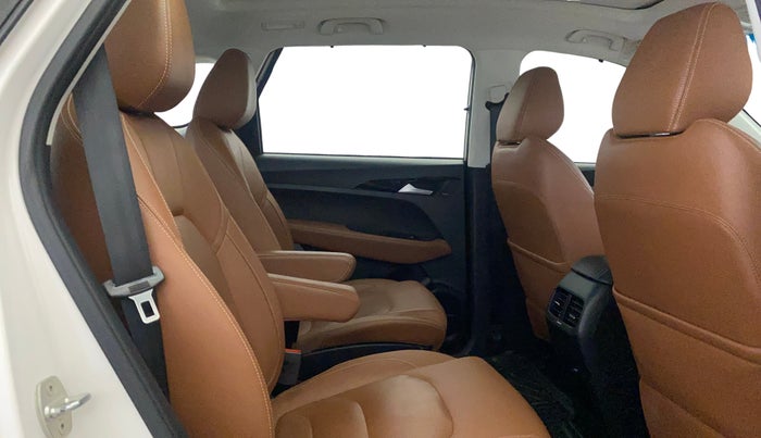 2021 MG HECTOR PLUS SHARP 2.0 DIESEL TURBO MT 6-STR, Diesel, Manual, 23,704 km, Right Side Rear Door Cabin