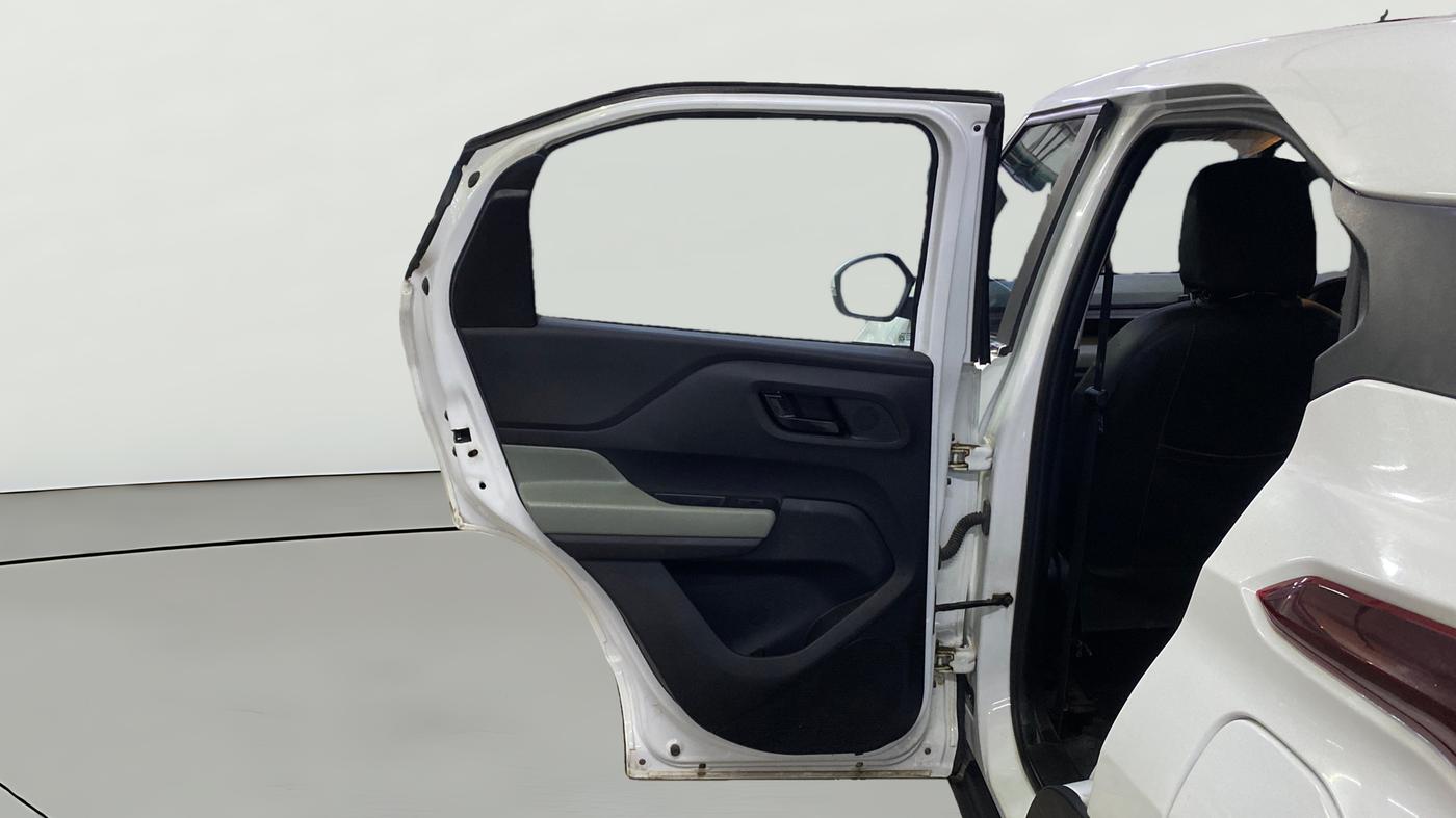 2022 Tata PUNCH ADVENTURE AMT, Petrol, Automatic, 39,829 km, LHS Rear Door