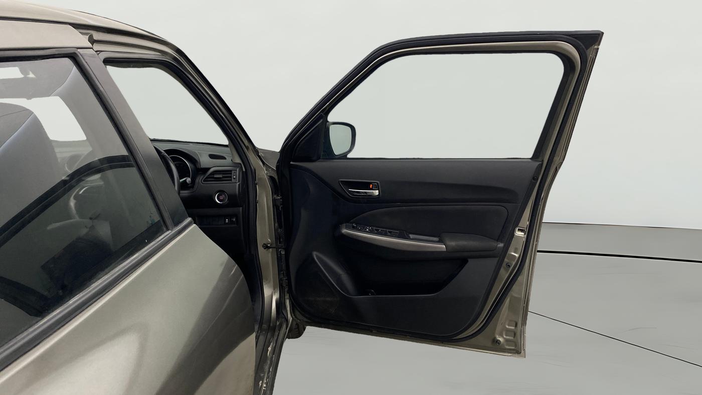 2023 Maruti Swift ZXI, Petrol, Manual, 50,854 km, RHS Front Door