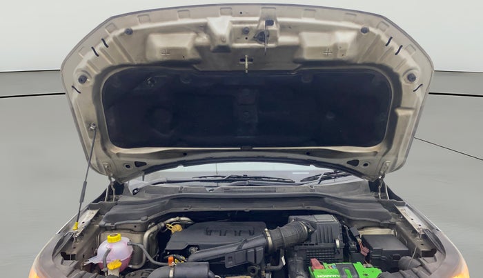 2019 Mahindra XUV300 W4 1.2 PETROL, Petrol, Manual, 75,257 km, Open Bonet