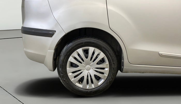 2015 Maruti Ertiga VXI, Petrol, Manual, 51,496 km, Right Rear Wheel