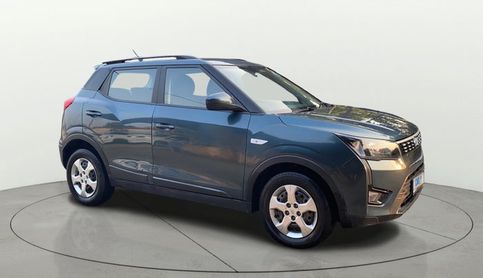 2020 Mahindra XUV300 W6 1.2 PETROL, Petrol, Manual, 57,600 km, Right Front Diagonal