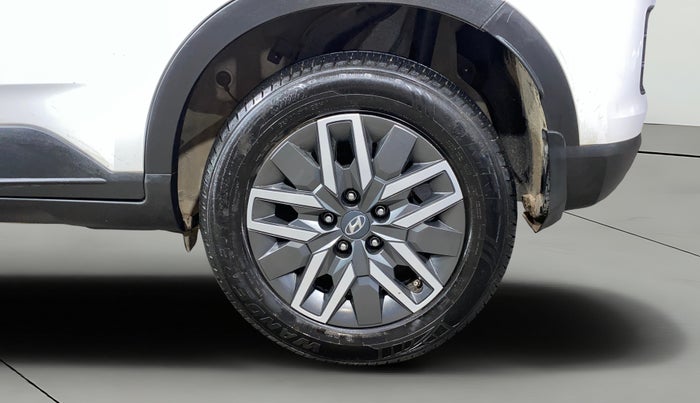 2024 Hyundai VENUE Executive 1.0 Turbo MT, Petrol, Manual, 8,305 km, Left Rear Wheel