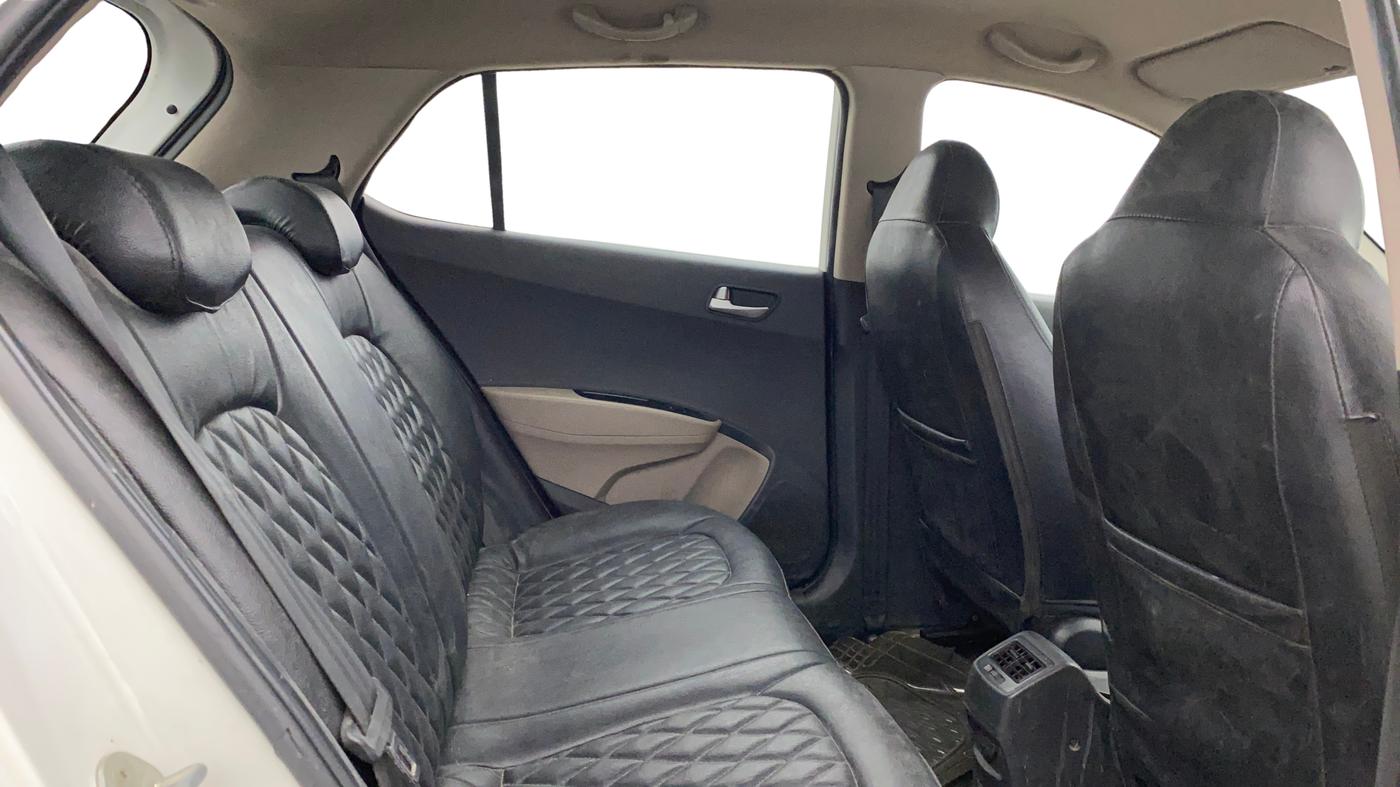 2015 Hyundai Grand i10 ASTA AT 1.2 KAPPA VTVT, Petrol, Automatic, 78,356 km, Right Side Rear Door Cabin