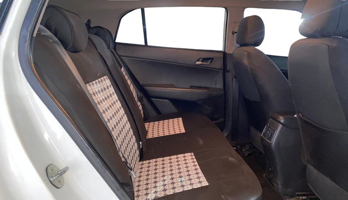 2018 Hyundai Creta SX (O) 1.6 DIESEL, Diesel, Manual, 1,26,427 km, Right Side Rear Door Cabin