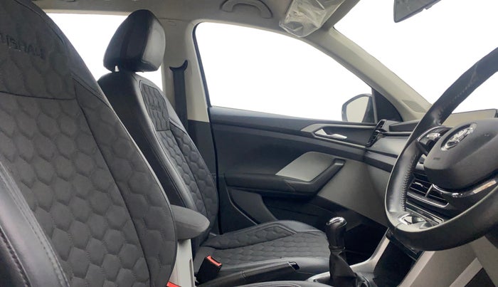 2022 Skoda KUSHAQ AMBITION 1.0L TSI MT, Petrol, Manual, 32,356 km, Right Side Front Door Cabin