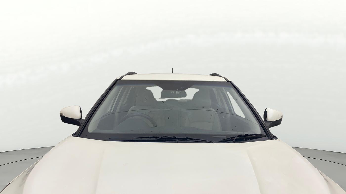 2021 Mahindra XUV300 W8 (O) 1.5 DIESEL AMT, Diesel, Automatic, 1,23,050 km, Front Windshield
