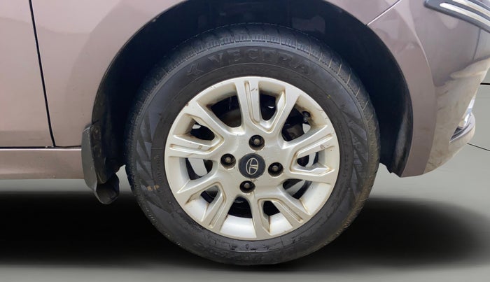 2017 Tata Tiago XZ PETROL, Petrol, Manual, 61,170 km, Right Front Wheel