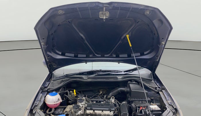 2015 Volkswagen Polo HIGHLINE1.2L, Petrol, Manual, 87,719 km, Open Bonet