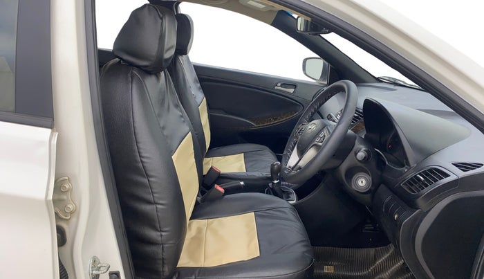 2016 Hyundai Verna 1.6 VTVT SX, Petrol, Manual, 1,13,295 km, Right Side Front Door Cabin