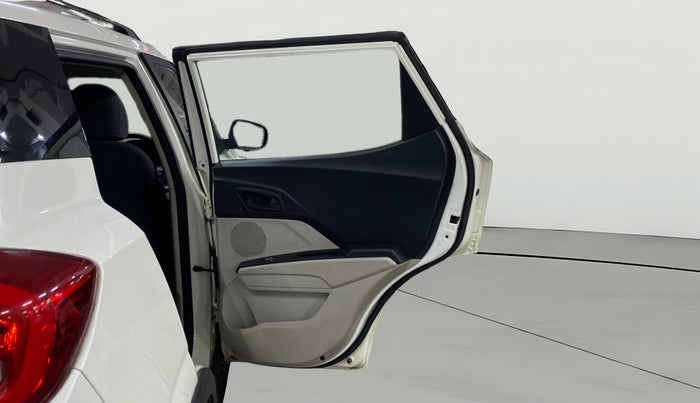 2019 Mahindra XUV300 W6 1.2 PETROL, Petrol, Manual, 83,366 km, RHS Rear Door