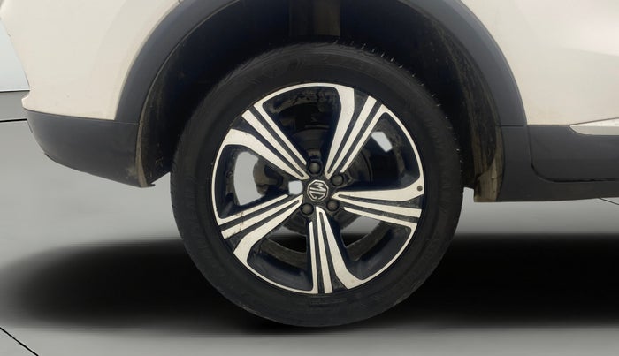 2022 MG ASTOR SHARP 1.5 MT, Petrol, Manual, 25,023 km, Right Rear Wheel