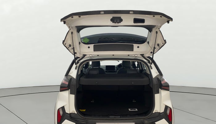 2025 Tata NEXON Fearless Plus (PS) 1.2 iCNG 6MT Dual Tone, CNG, Manual, 15,521 km, Boot Door Open