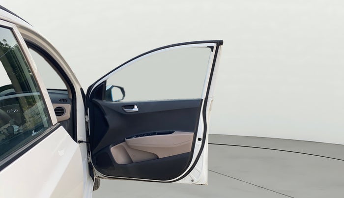 2018 Hyundai Grand i10 SPORTZ AT 1.2 KAPPA VTVT, Petrol, Automatic, 52,711 km, RHS Front Door